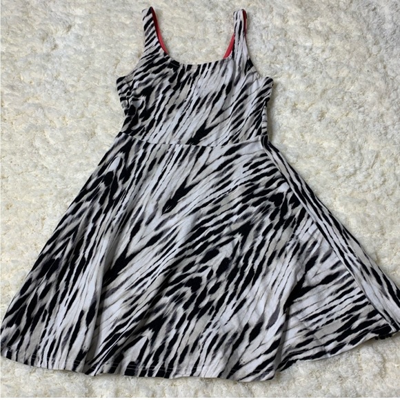 EXPRESS | Women’s Size Small | Zebra Print Fit and Flare Skater Swing Dress - Picture 2 of 8
